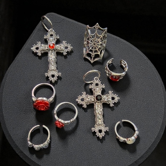 Jewelry - GOTHIC JEWELRY SILVERTONE